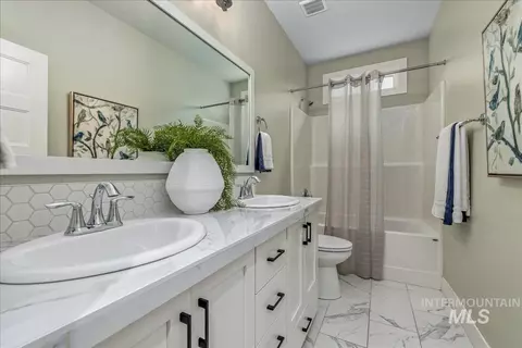 Bath - 1768 N Annadale Way, Eagle, ID 83616 photo 5 of 7