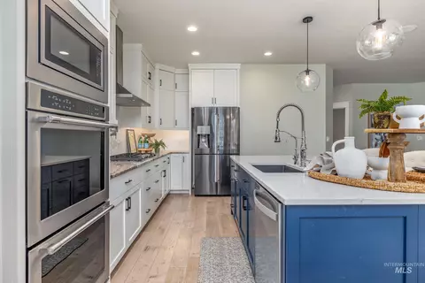 Kitchen - 1768 N Annadale Way, Eagle, ID 83616 photo 4 of 4