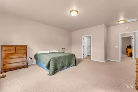Bedroom - 2002 Park View Dr, Twin Falls, ID 83301 photo 2 of 7