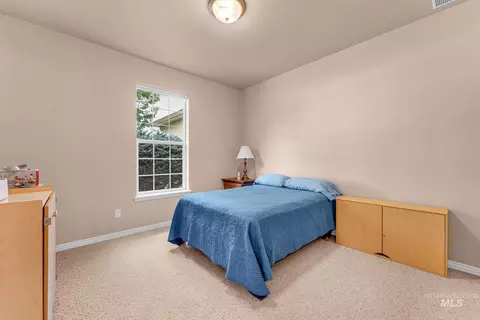 Bedroom - 2002 Park View Dr, Twin Falls, ID 83301 photo 5 of 7