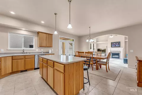 Kitchen - 2002 Park View Dr, Twin Falls, ID 83301 photo 1 of 4