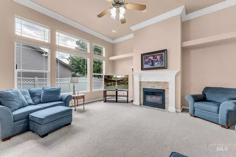 Living - 2002 Park View Dr, Twin Falls, ID 83301 photo 1 of 4