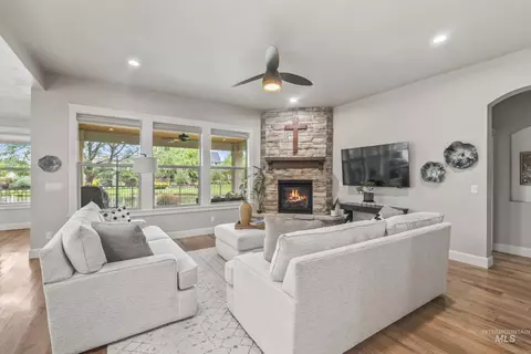 Living - 4128 W Bolton Dr, Eagle, ID 83616 photo 1 of 1