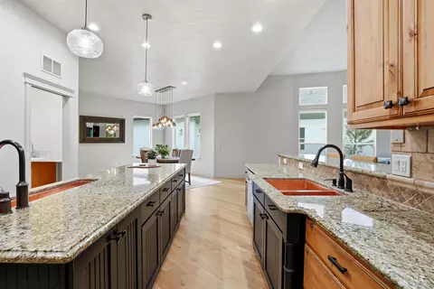 Kitchen - 1650 S Stream Pointe Ln, Eagle, ID 83616 photo 4 of 9
