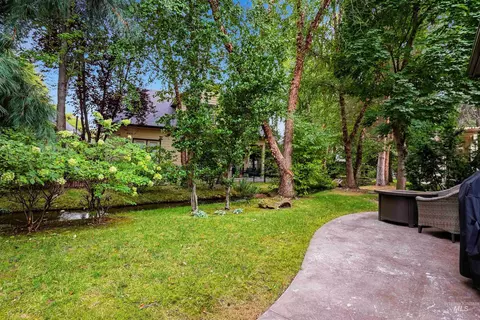 Exterior - 1650 S Stream Pointe Ln, Eagle, ID 83616 photo 5 of 7