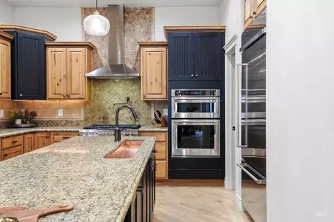 Kitchen - 1650 S Stream Pointe Ln, Eagle, ID 83616 photo 2 of 9