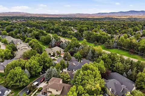 View/Area - 1650 S Stream Pointe Ln, Eagle, ID 83616 photo 3 of 5