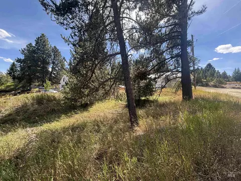 417 Antonette Cir, Cascade, ID 83611 photo 4