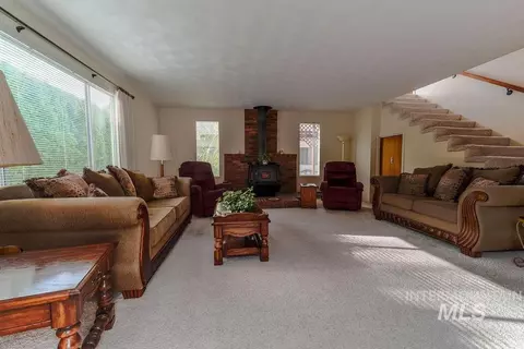 Living - 421 E Avenue E, Jerome, ID 83338 photo 3 of 5