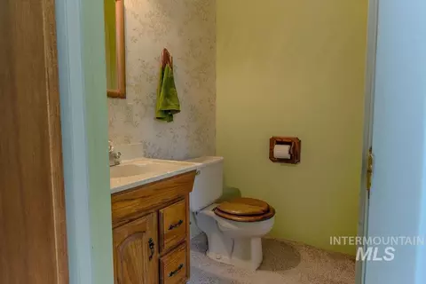 Bath - 421 E Avenue E, Jerome, ID 83338 photo 3 of 4