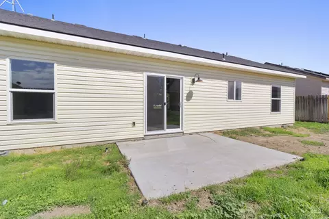 Exterior - 925 22nd Ave E, Jerome, ID 83338 photo 8 of 8