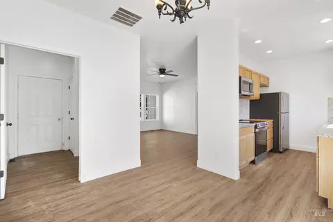 Entry Way - 925 22nd Ave E, Jerome, ID 83338 photo 1 of 2