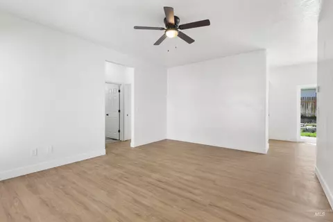 Living - 925 22nd Ave E, Jerome, ID 83338 photo 1 of 5