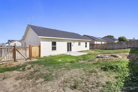 Exterior - 925 22nd Ave E, Jerome, ID 83338 photo 6 of 8