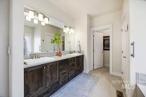 Bath - 2603 N Hearthglow Ave, Eagle, ID 83616 photo 1 of 3