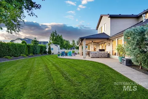Exterior - 2603 N Hearthglow Ave, Eagle, ID 83616 photo 6 of 7