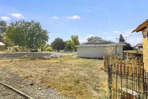 Exterior - 228 E Ave D, Jerome, ID 83338 photo 8 of 9