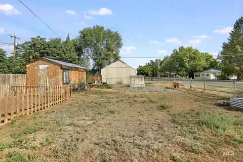 Exterior - 228 E Ave D, Jerome, ID 83338 photo 7 of 9
