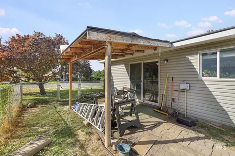 Exterior - 228 E Ave D, Jerome, ID 83338 photo 6 of 9