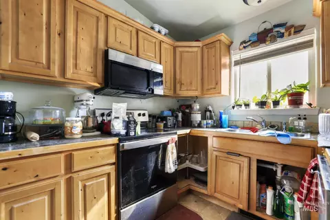 Kitchen - 228 E Ave D, Jerome, ID 83338 photo 1 of 2