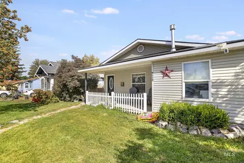 Exterior - 228 E Ave D, Jerome, ID 83338 photo 5 of 9