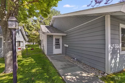 513 Union Ave, Filer, ID 83328