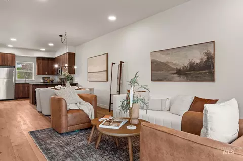7533 W Swain Ln, Garden City, ID 83714