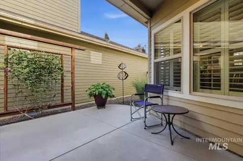 Exterior - 933 E Denise, Boise, ID 83706 photo 4 of 10