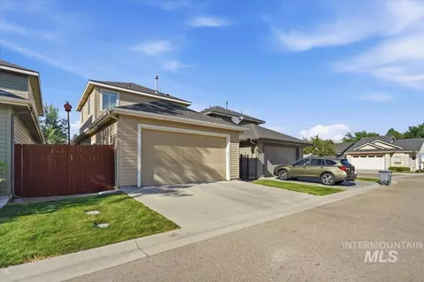 Exterior - 933 E Denise, Boise, ID 83706 photo 6 of 10