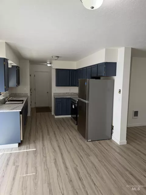 Kitchen - 303 E Avenue J, Jerome, ID 83338 photo 3 of 3