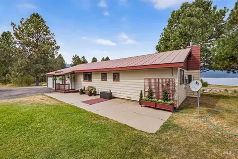 Exterior - 119 Par Dr, Cascade, ID 83611 photo 4 of 10