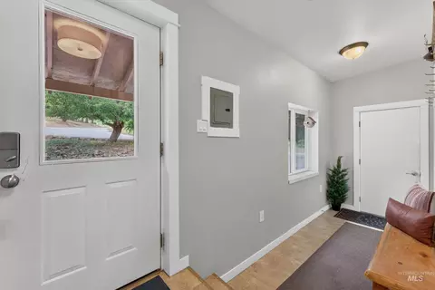 Entry Way - 119 Par Dr, Cascade, ID 83611 photo 1 of 2