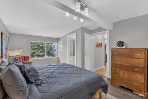 Bedroom - 119 Par Dr, Cascade, ID 83611 photo 2 of 4