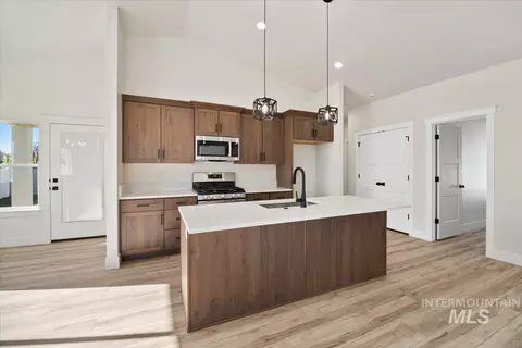 Kitchen - 1011 23rd Ave E, Jerome, ID 83338 photo 2 of 4