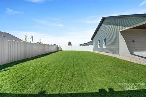 Exterior - 1011 23rd Ave E, Jerome, ID 83338 photo 8 of 10