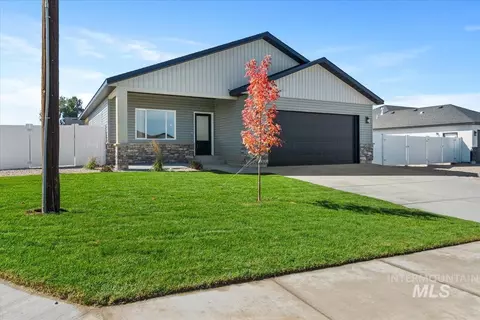 Exterior - 1011 23rd Ave E, Jerome, ID 83338 photo 5 of 10