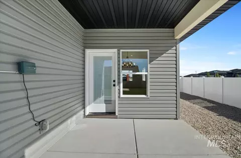Exterior - 1011 23rd Ave E, Jerome, ID 83338 photo 7 of 10
