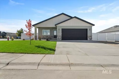 Exterior - 1011 23rd Ave E, Jerome, ID 83338 photo 3 of 10