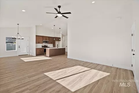 Living - 1011 23rd Ave E, Jerome, ID 83338 photo 3 of 3