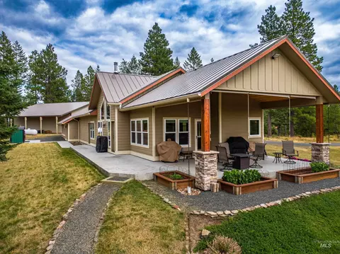 Exterior - 1016 Strong Ln, Potlatch, ID 83855 photo 3 of 8