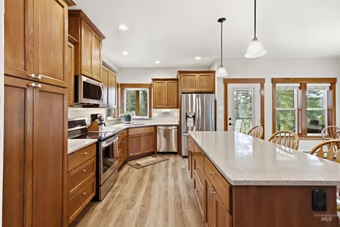 Kitchen - 1016 Strong Ln, Potlatch, ID 83855 photo 2 of 6