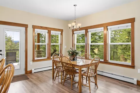 Dining - 1016 Strong Ln, Potlatch, ID 83855 photo 2 of 3