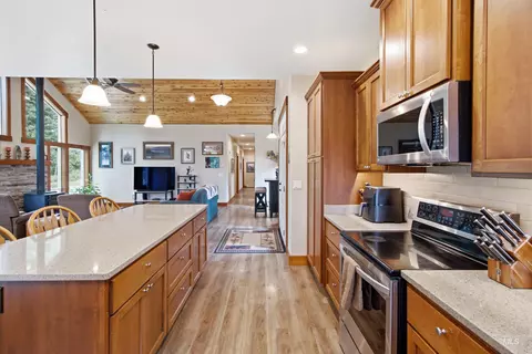 Kitchen - 1016 Strong Ln, Potlatch, ID 83855 photo 6 of 6