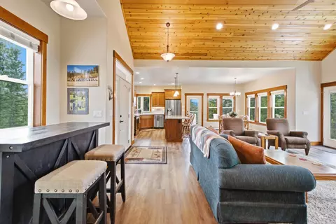 Entry Way - 1016 Strong Ln, Potlatch, ID 83855 photo 1 of 3