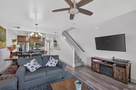 Living - 105 Broken Pine Ln, Mccall, ID 83638 photo 1 of 1