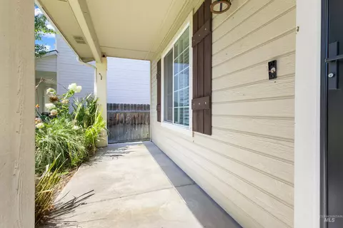 Exterior - 1052 E Sicily, Meridian, ID 83642 photo 4 of 10
