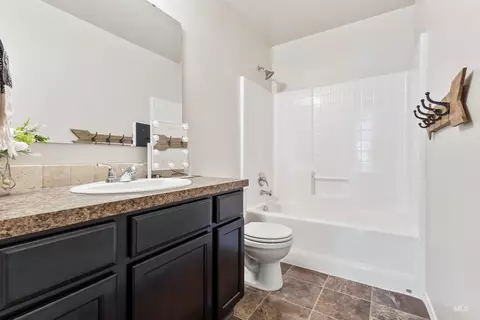 Bath - 1052 E Sicily, Meridian, ID 83642 photo 3 of 4