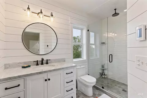 Bath - 17639 Providence Ln, Caldwell, ID 83607 photo 2 of 3