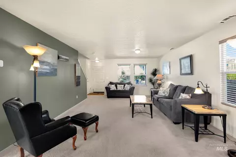 Living - 16784 Abram, Caldwell, ID 83607 photo 2 of 3