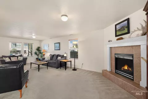 Living - 16784 Abram, Caldwell, ID 83607 photo 3 of 3